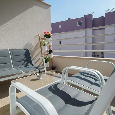 Rafael Apartment *